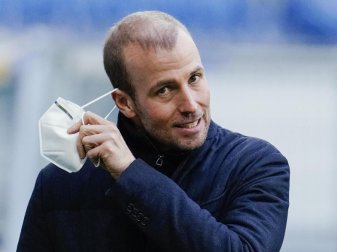 Hoffenheim-Trainer Sebastian Hoeneß freut sich auf die kommende Auswärts-Partie im Berliner Olympiastadion. Foto: Uwe Anspach/dpa