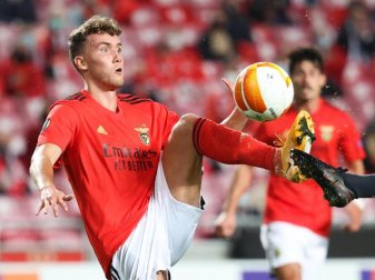 Auch vom Corona-Ausbruch bei Benfica Lissabon betroffen: Luca Waldschmidt in Aktion. Foto: Virginie Lefour/BELGA/dpa Auch vom Corona-Ausbruch bei Benfica Lissabon betroffen: Luca Waldschmidt in Aktion. Foto: Virginie Lefour/BELGA/dpa