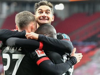 Moussa Diaby feiert den Sieg gegen Borussia Dortmund