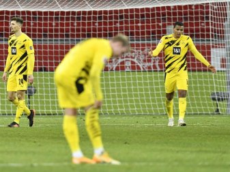 Nach der Niederlage in Leverkusen wächst die Kritik an den Profis von Borussia Dortmund. Foto: Martin Meissner/Pool AP/dpa Nach der Niederlage in Leverkusen wächst die Kritik an den Profis von Borussia Dortmund. Foto: Martin Meissner/Pool AP/dpa