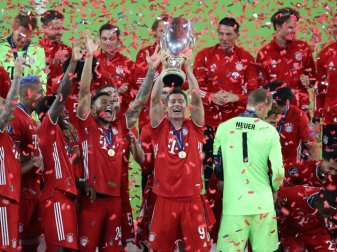 Neuer, Lewandowski, Kimmich und Davies in Elf des Jahres Neuer, Lewandowski, Kimmich und Davies in Elf des Jahres