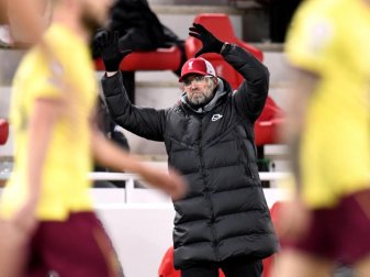 Liverpools Trainer Jürgen Klopp reagiert an der Seitenlinie verärgert. Foto: Peter Powell/PA Wire/dpa Liverpools Trainer Jürgen Klopp reagiert an der Seitenlinie verärgert. Foto: Peter Powell/PA Wire/dpa