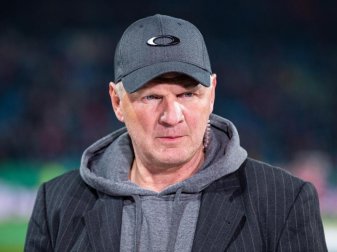 Hätte an Lucien Favre als BVB-Coach festgehalten: Stefan Effenberg. Foto: Guido Kirchner/dpa Hätte an Lucien Favre als BVB-Coach festgehalten: Stefan Effenberg. Foto: Guido Kirchner/dpa