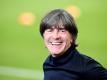 Joachim Löw beobachtet wieder vor Ort im Stadion