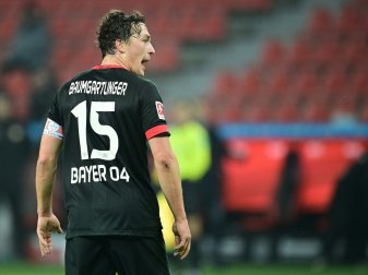 Peter Bosz sorgt sich um Julian Baumgartlinger Peter Bosz sorgt sich um Julian Baumgartlinger