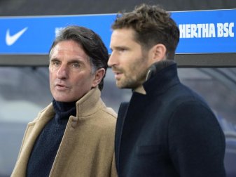 Herthas Ex-Trainer Bruno Labbadia (l) und Sportdirektor Arne Friedrich. Foto: Soeren Stache/dpa-Zentralbild/ZB Herthas Ex-Trainer Bruno Labbadia (l) und Sportdirektor Arne Friedrich. Foto: Soeren Stache/dpa-Zentralbild/ZB