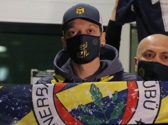 Wechselte von London nach Istanbul: Mesut Özil. Foto: Uncredited/AP/dpa Wechselte von London nach Istanbul: Mesut Özil. Foto: Uncredited/AP/dpa