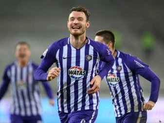 Florian Ballas war Aues Matchwinner beim Heimsieg gegen die Würzburger Kickers. Foto: Robert Michael/dpa-Zentralbild/dpa Florian Ballas war Aues Matchwinner beim Heimsieg gegen die Würzburger Kickers. Foto: Robert Michael/dpa-Zentralbild/dpa