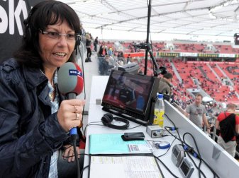 Prägte die Bundesliga-Berichterstattung im Radio viele Jahre mit: Sabine Töpperwien. Foto: picture alliance / dpa Prägte die Bundesliga-Berichterstattung im Radio viele Jahre mit: Sabine Töpperwien. Foto: picture alliance / dpa