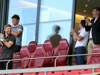 Hitzlsperger und Vogt (r.): Machtkampf geht weiter Hitzlsperger und Vogt (r.): Machtkampf geht weiter