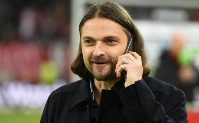 West Ham United soll Interesse an Manager Lutz Pfannenstiel haben. Foto: Christophe Gateau/dpa