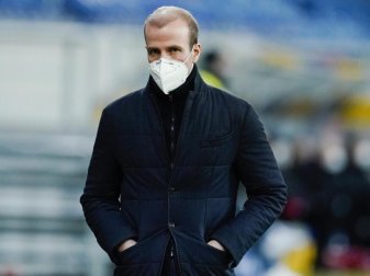 Denkt derzeit nicht an ein mögliches Engagement beim FC Bayern: Hoffenheims Trainer Sebastian Hoeneß. Foto: Uwe Anspach/dpa Denkt derzeit nicht an ein mögliches Engagement beim FC Bayern: Hoffenheims Trainer Sebastian Hoeneß. Foto: Uwe Anspach/dpa