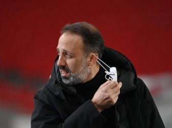 Kein Kommentar zum Führungsstreit beim VfB: Stuttgarts Trainer Pellegrino Matarazzo. Foto: Marijan Murat/dpa Kein Kommentar zum Führungsstreit beim VfB: Stuttgarts Trainer Pellegrino Matarazzo. Foto: Marijan Murat/dpa