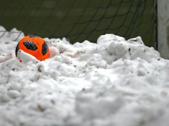 Wintereinbruch führt zu Spielabsage