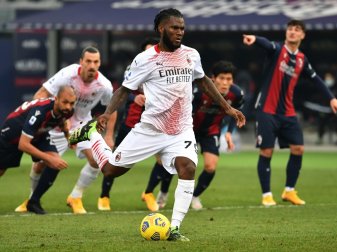 Franck Kessie bleibt mit Milan weiterhin an der Spitze Franck Kessie bleibt mit Milan weiterhin an der Spitze