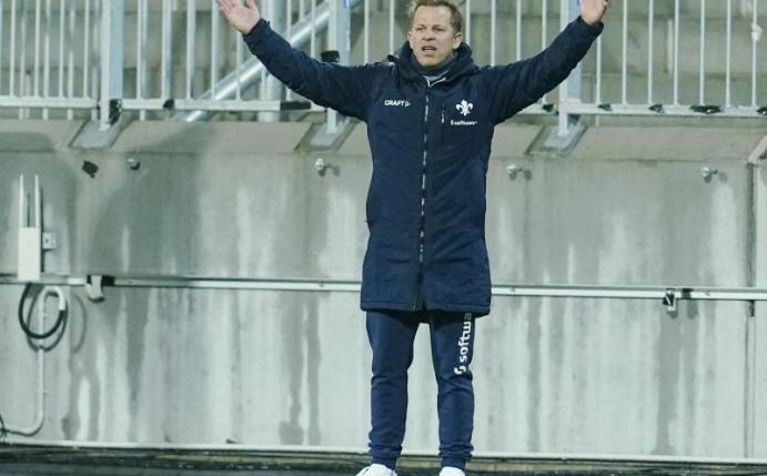 Trifft mit Darmstadt im Pokal bei seinem Ex-Club Kiel an: Lilien-Coach Markus Anfang. Foto: Uwe Anspach/dpa