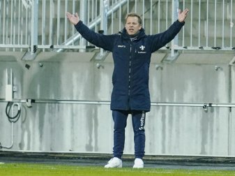 Trifft mit Darmstadt im Pokal bei seinem Ex-Club Kiel an: Lilien-Coach Markus Anfang. Foto: Uwe Anspach/dpa Trifft mit Darmstadt im Pokal bei seinem Ex-Club Kiel an: Lilien-Coach Markus Anfang. Foto: Uwe Anspach/dpa