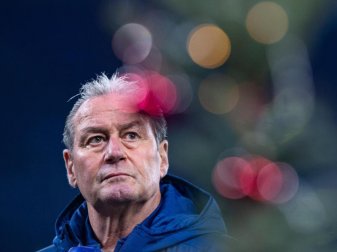 Von Schalker Fans zum «Jahrhunderttrainer» gewählt: Huub Stevens. Foto: Guido Kirchner/dpa Von Schalker Fans zum «Jahrhunderttrainer» gewählt: Huub Stevens. Foto: Guido Kirchner/dpa