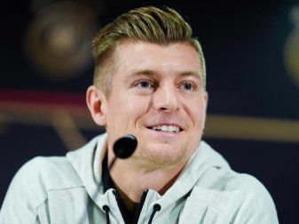 Ist zu Corona-Zeiten selber etwas über seinen Kleidungsstil überrascht: Toni Kroos. Foto: Uwe Anspach/dpa Ist zu Corona-Zeiten selber etwas über seinen Kleidungsstil überrascht: Toni Kroos. Foto: Uwe Anspach/dpa