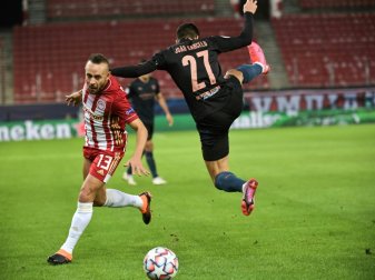 Rafinha (l.) verlässt Piräus nach nur fünf Monaten Rafinha (l.) verlässt Piräus nach nur fünf Monaten