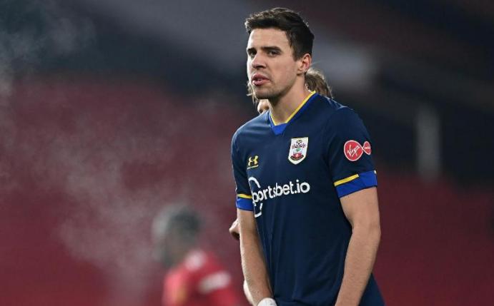 Die Rote Karte aus dem Spiel gegen Manchester United wurde annulliert: Jan Bednarek vom FC Southampton. Foto: Laurence Griffiths/PA Wire/dpa