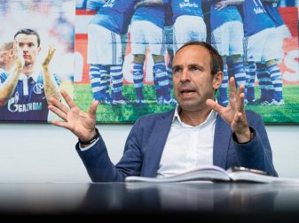 Schalkes Marketingvorstand Alexander Jobst. Foto: Guido Kirchner/dpa Schalkes Marketingvorstand Alexander Jobst. Foto: Guido Kirchner/dpa