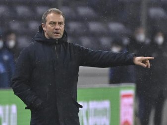Wurde mit seinem Team in Berlin auf eine harte Geduldsprobe gestellt: Bayern-Coach Hansi Flick. Foto: John Macdougall/AFP-Pool/dpa Wurde mit seinem Team in Berlin auf eine harte Geduldsprobe gestellt: Bayern-Coach Hansi Flick. Foto: John Macdougall/AFP-Pool/dpa