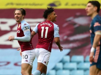 Ollie Watkins (M) markierte beim Sieg von Aston Villa gegen den FC Arsenal das Tor des Tages. Foto: Catherine Ivill/PA Wire/dpa Ollie Watkins (M) markierte beim Sieg von Aston Villa gegen den FC Arsenal das Tor des Tages. Foto: Catherine Ivill/PA Wire/dpa