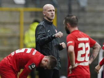 Trainer Marco Antwerpen feierte beim FCK ein erfolgreiches Debüt. Foto: Uwe Anspach/dpa Trainer Marco Antwerpen feierte beim FCK ein erfolgreiches Debüt. Foto: Uwe Anspach/dpa