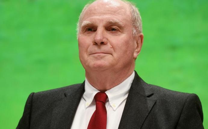 Der frühere Bayern-Präsident Uli Hoeneß spricht sich gegen eine EM in zwölf Ländern aus. Foto: Tobias Hase/dpa