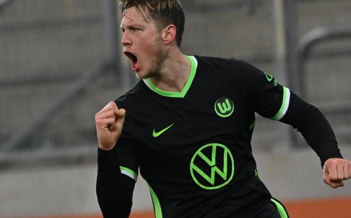 Wolfsburger Erfolgsgarant: Torjäger Wout Weghorst. Foto: Peter Kneffel/dpa