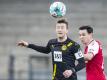 Der BVB verlor mit Kapitän Marco Reus (l) in Freiburg. Foto: Tom Weller/dpa