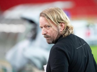 Fühlt sich mit dem VfB Stuttgart benachteiligt: Sportdirektor Sven Mislintat. Foto: Sebastian Gollnow/dpa Fühlt sich mit dem VfB Stuttgart benachteiligt: Sportdirektor Sven Mislintat. Foto: Sebastian Gollnow/dpa