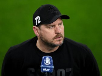 Hatte nach der DFB-Pokalniederlage beim BVB mit harscher Kritik am Schiedsrichter für Wirbel gesorgt: Steffen Baumgart. Foto: Frederic Scheidemann/Getty Images Europe/Pool/dpa Hatte nach der DFB-Pokalniederlage beim BVB mit harscher Kritik am Schiedsrichter für Wirbel gesorgt: Steffen Baumgart. Foto: Frederic Scheidemann/Getty Images Europe/Pool/dpa