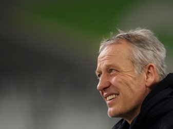 Hat seinen Vertrag beim SC Freiburg erneut verlängert: Trainer Christian Streich. Foto: Swen Pförtner/dpa Hat seinen Vertrag beim SC Freiburg erneut verlängert: Trainer Christian Streich. Foto: Swen Pförtner/dpa