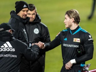 Steht vor seinem Startelf-Debüt bei Union Berlin: Torhüter Loris Karius (r). Foto: Andreas Gora/dpa Pool/dpa