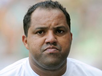 Findet, dass es der FC Bayern in der Bundesliga zu leicht hat: Ailton. Foto: Carmen Jaspersen/dpa