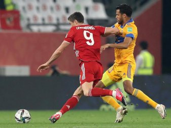 Der FC Bayern um Robert Lewandowski (l) gewann die Club-WM. Foto: Mahmoud Hefnawy/dpa Der FC Bayern um Robert Lewandowski (l) gewann die Club-WM. Foto: Mahmoud Hefnawy/dpa