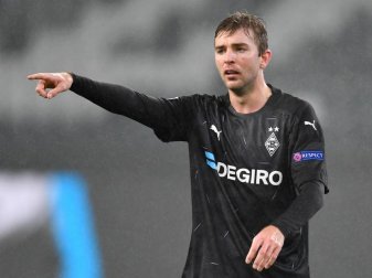 Nimmt die anhaltende Diskussion um einen möglichen Wechsel von Trainer Rose zum BVB wahr: Gladbachs Christoph Kramer. Foto: Marius Becker/dpa