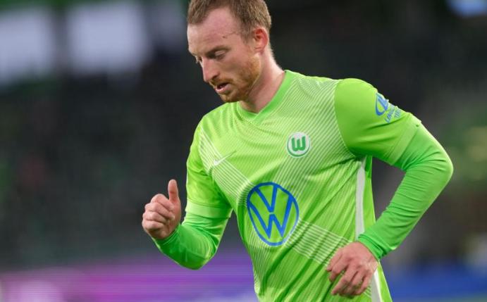 Bleibt beim VfL Wolfsburg: Maximilian Arnold. Foto: Peter Steffen/dpa