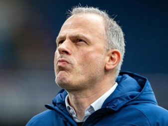 Schalkes Sportchef Jochen Schneider werden etliche falsche Entscheidungen angelastet. Foto: Guido Kirchner/dpa