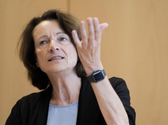 Kritisiert die Reisen der Fußballprofis in Zeiten von Corona: Dagmar Freitag. Foto: Fabian Strauch/dpa Kritisiert die Reisen der Fußballprofis in Zeiten von Corona: Dagmar Freitag. Foto: Fabian Strauch/dpa