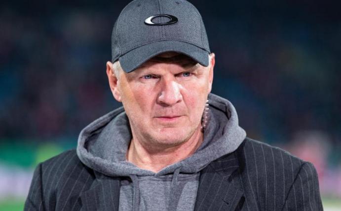 Stefan Effenberg hat sich zu der Personalie Marco Rose geäußert. Foto: Guido Kirchner/dpa