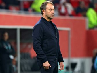 Hansi Flick kritisiert Corona-Strategie der Politik Hansi Flick kritisiert Corona-Strategie der Politik