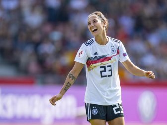 Sara Doorsoun sieht für den Frauen-Fußball noch Potenzial bei Mädchen mit Migrationshintergrund. Foto: David Inderlied/dpa Sara Doorsoun sieht für den Frauen-Fußball noch Potenzial bei Mädchen mit Migrationshintergrund. Foto: David Inderlied/dpa