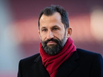 Münchens Sportdirektor Salihamidzic hat keine Erklärung für die vielen Coronafälle innerhalb seines Teams. Foto: Tom Weller/dpa