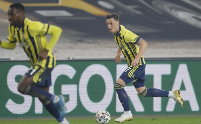 Fenerbahce Istanbul unterlag Göztepe Izmir mit 0:1 (0:1). Foto: Kenan Asyali/AP POOL/dpa