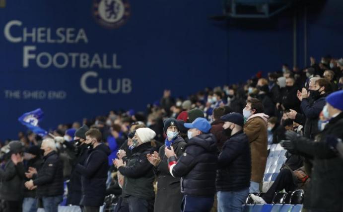 Die britische Regierung plant am letzten Saison-Spieltag der Premier League wieder Fans in die Stadien zu lassen. Foto: Matthew Childs/Reuters/Pool/AP/dpa