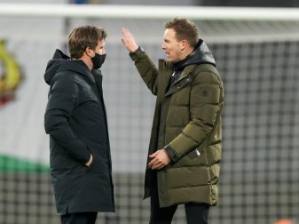 Sieht keinen Grund für einen Wechsel von Leipzig-Coach Julian Nagelsmann (r): RB-Sportdirektor Markus Krösche. Foto: Jan Woitas/dpa-Zentralbild/dpa Sieht keinen Grund für einen Wechsel von Leipzig-Coach Julian Nagelsmann (r): RB-Sportdirektor Markus Krösche. Foto: Jan Woitas/dpa-Zentralbild/dpa