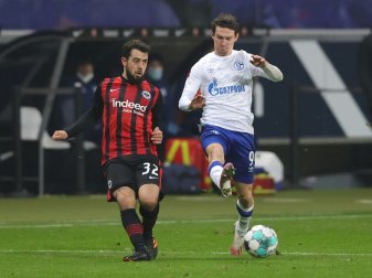 Younes (l.) zeigt sich bei Frankfurt in exzellenter Form Younes (l.) zeigt sich bei Frankfurt in exzellenter Form